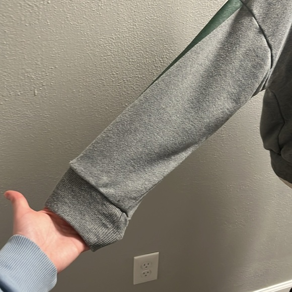 NBA Touch Stadium by Alyssa Milano Milwaukee Bucks Crewneck Slouchy Sweatshirt - Picture 11 of 15